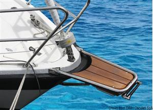Delfiniera teak con scaletta